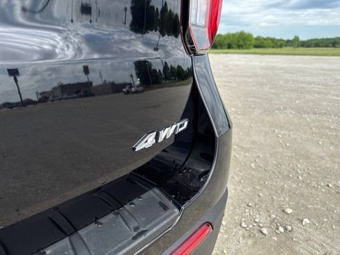 Used 2025 Ford Explorer ST-Line w/ ST-Line Street Pack AWD/4WD image 10