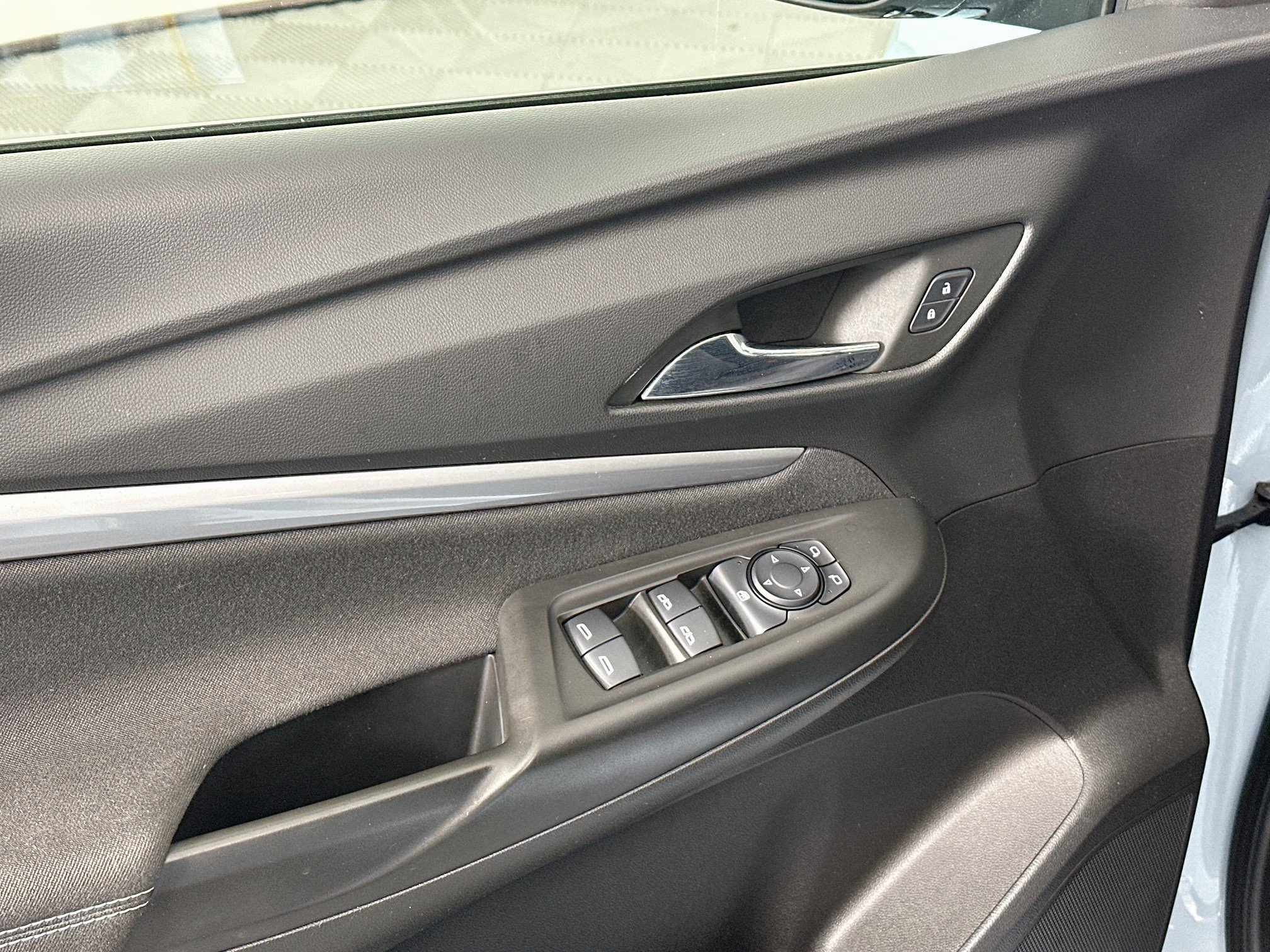 Used 2023 Chevrolet Bolt EUV LT w/ Comfort Package FWD image 15
