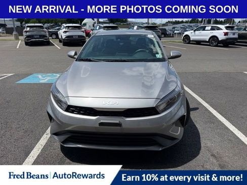 Used 2023 Kia Forte LXS w/ LXS Technology Package FWD image 2
