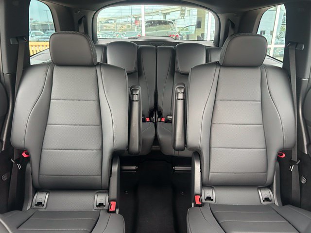 Used 2025 Mercedes-Benz GLS 450 4MATIC image 36