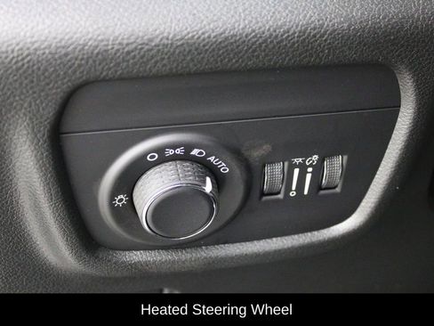 New 2025 Jeep Grand Cherokee Altitude image 18