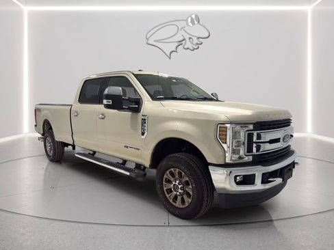 Used 2018 Ford F350 XLT w/ XLT Premium Package image 8