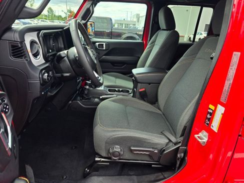 Used 2024 Jeep Wrangler Unlimited Sahara image 24