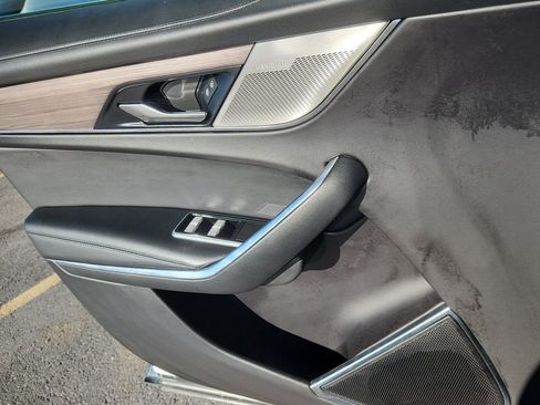 Used 2022 Jaguar F-PACE S image 9