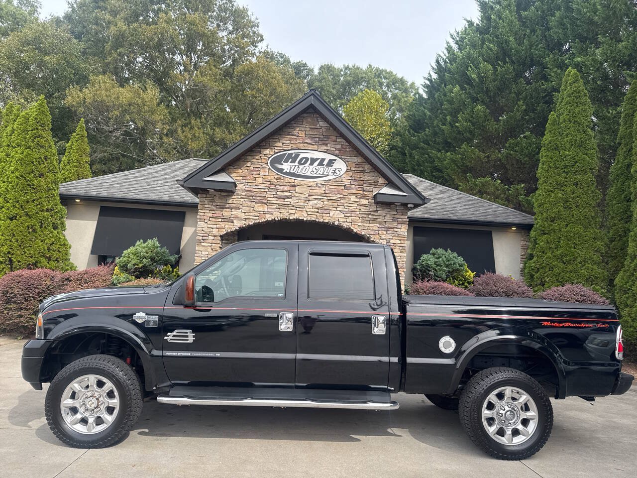 Used 2005 Ford F350 Lariat AWD/4WD image 1