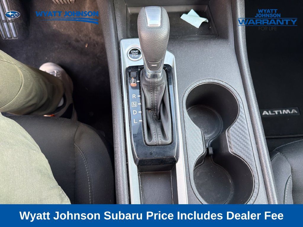 Used 2025 Nissan Altima 2.5 SV FWD image 24