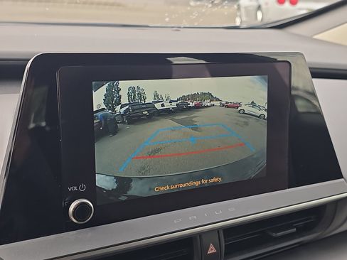 Used 2024 Toyota Prius LE image 29