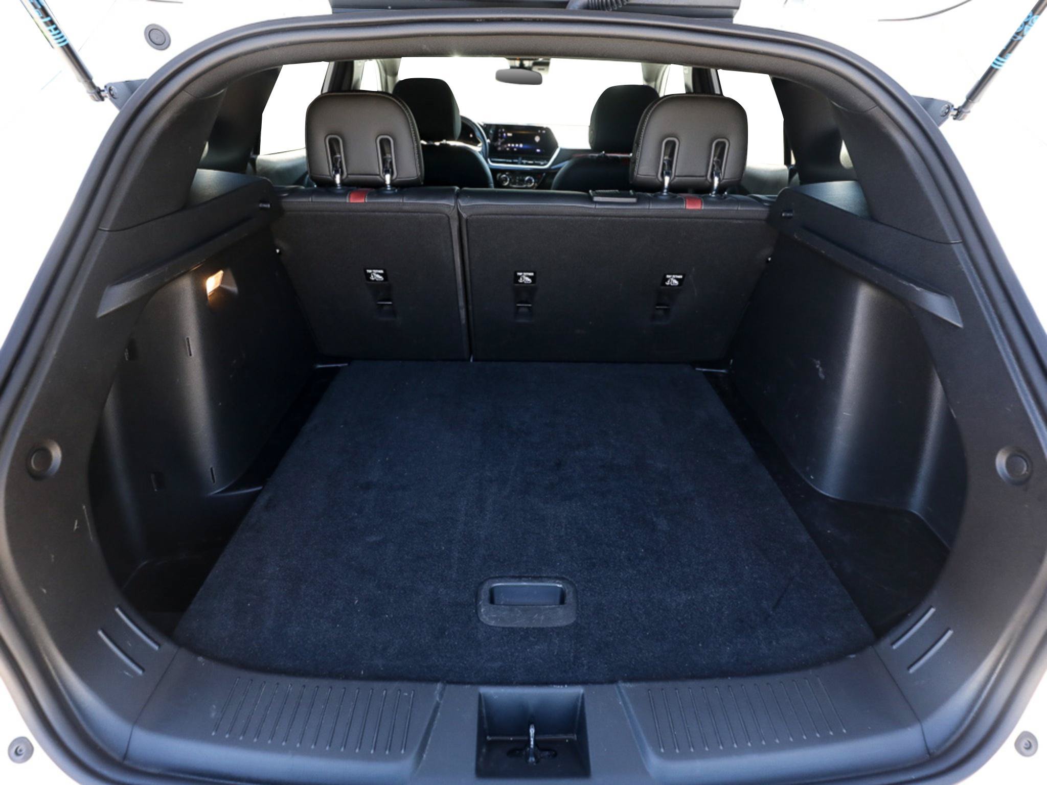 Used 2025 Chevrolet Trax RS FWD image 7