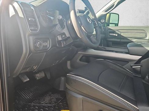 Used 2026 RAM 2500 Laramie AWD/4WD image 3