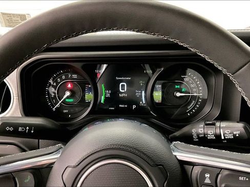 Used 2025 Jeep Wrangler Sahara 4xe w/ Safety Group image 28