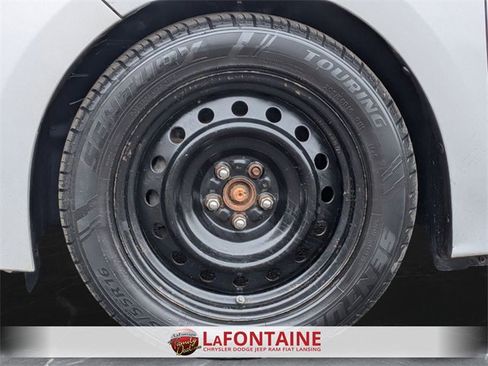 Used 2015 Toyota Corolla LE image 30