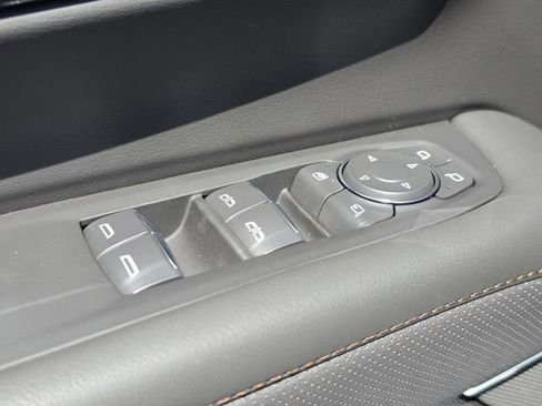 New 2026 Chevrolet Suburban High Country image 22