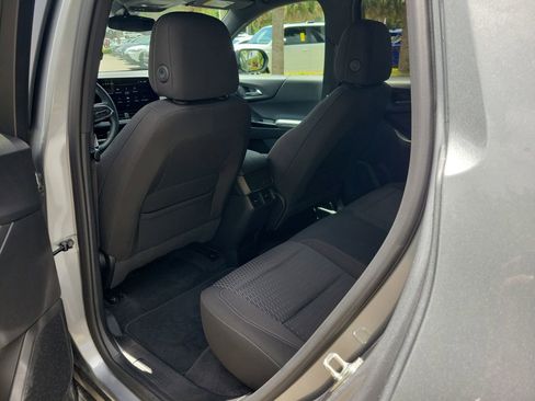 Used 2025 Chevrolet Equinox LT image 8