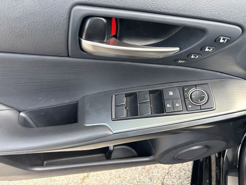 Used 2024 Lexus IS 500 RWD image 12