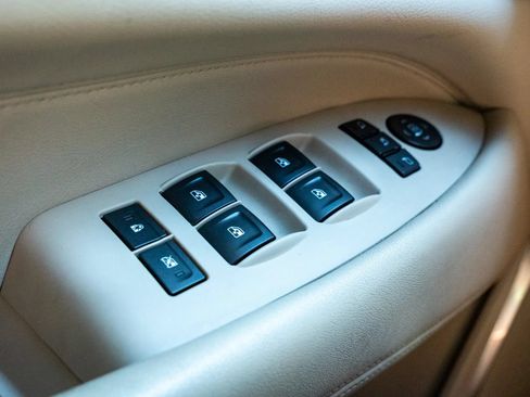 Used 2019 Cadillac Escalade Premium Luxury AWD/4WD image 29