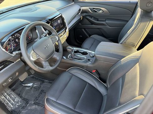 Used 2023 Chevrolet Traverse Premier w/ Redline Edition FWD image 12