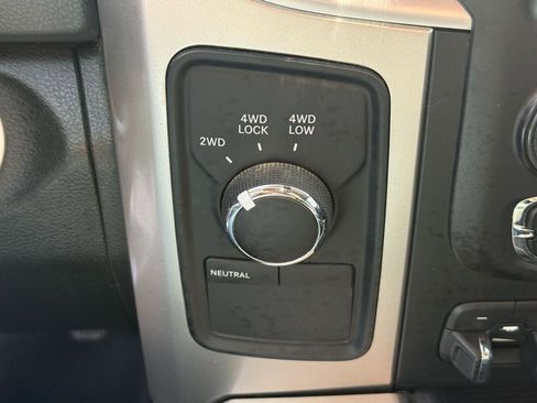 Used 2018 RAM 3500 SLT w/ Cold Weather Group image 27