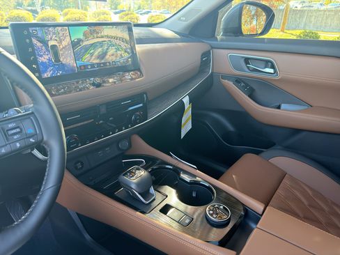 New 2026 Nissan Rogue Platinum image 24