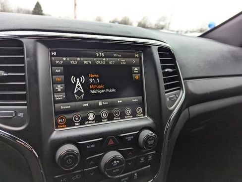 Used 2018 Jeep Grand Cherokee Laredo image 13