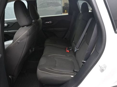 Used 2016 Jeep Cherokee Latitude w/ Safety/Convenience Group AWD/4WD image 12