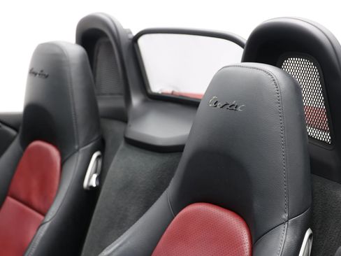 Used 2017 Porsche 718 Boxster S image 16