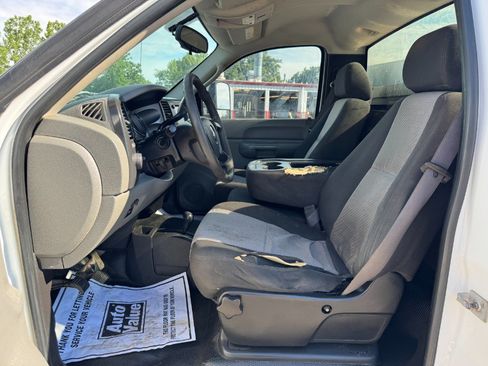 Used 2008 Chevrolet Silverado 2500 W/T w/ Snow Plow Prep Package AWD/4WD image 15