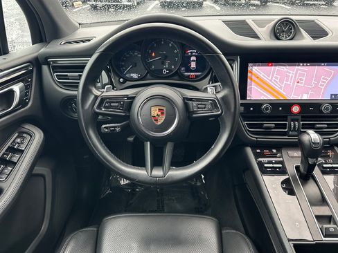 Used 2024 Porsche Macan AWD/4WD image 28