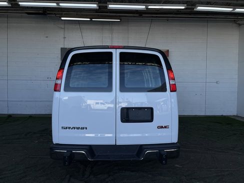 Used 2024 GMC Savana 2500 w/ Driver Convenience Package image 4