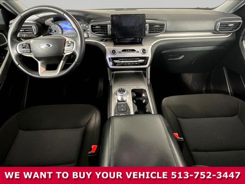 Used 2023 Ford Explorer XLT AWD/4WD image 7