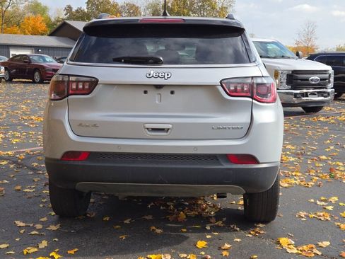 Used 2024 Jeep Compass Limited image 11