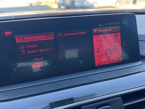 Used 2018 BMW 330i Sedan w/ Premium Package image 16