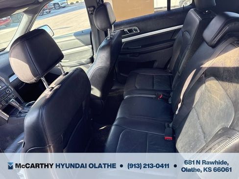 Used 2017 Ford Explorer XLT w/ Equipment Group 202A AWD/4WD image 4