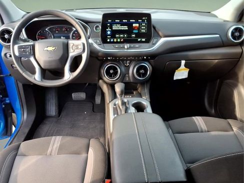 Used 2024 Chevrolet Blazer LT w/ Convenience Package FWD image 13