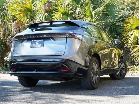 Used 2023 Nissan Ariya AWD image 8