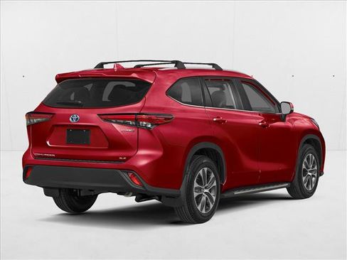 New 2026 Toyota Highlander XLE AWD/4WD image 2