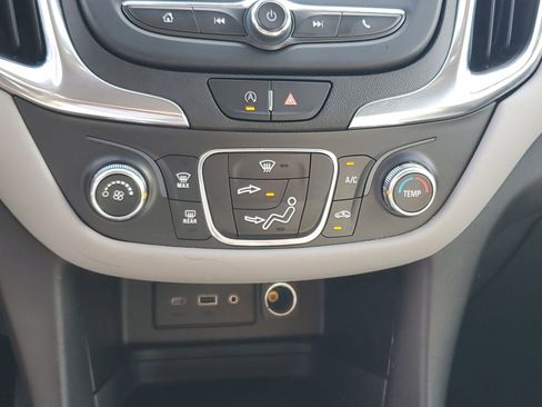 Used 2022 Chevrolet Equinox LT AWD/4WD image 18