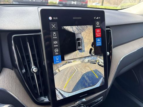 New 2026 Volvo XC60 B5 Plus w/ Protection Package Premier image 20