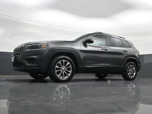 Used 2019 Jeep Cherokee Latitude Plus AWD/4WD image 24