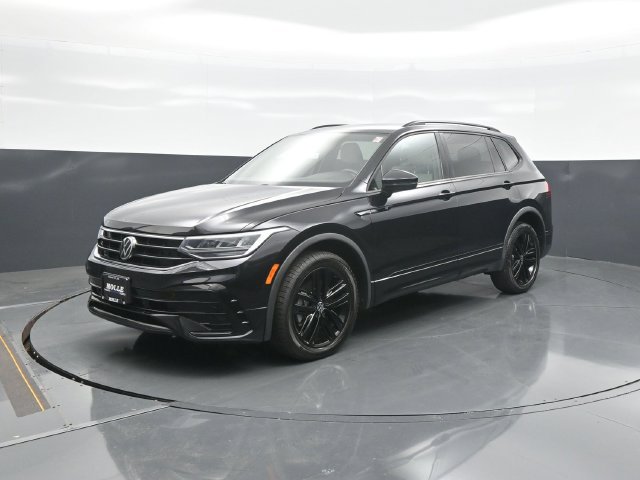Used 2022 Volkswagen Tiguan SE R-Line FWD image 3