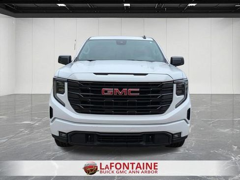 Used 2025 GMC Sierra 1500 Elevation image 8