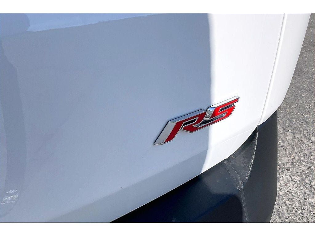 Used 2023 Chevrolet Traverse RS w/ LPO, Floor Liner Package AWD/4WD image 9