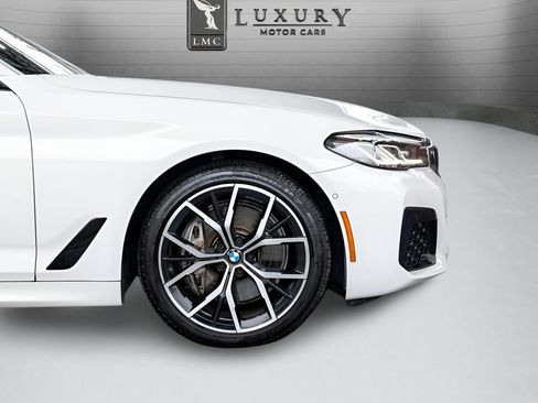 Used 2023 BMW 540i xDrive w/ M Sport Package AWD/4WD image 10