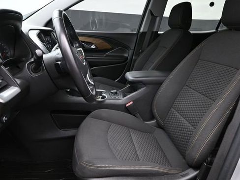 Used 2021 GMC Terrain SLE w/ Driver Convenience Package FWD image 10