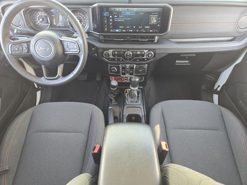 Used 2024 Jeep Wrangler Unlimited Rubicon image 28