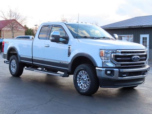 Used 2021 Ford F350 Lariat w/ Chrome Package image 45
