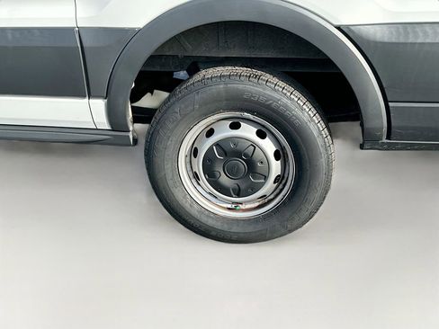 Used 2018 Ford Transit 250 130 Low Roof image 31