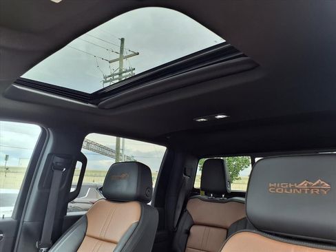 Used 2025 Chevrolet Silverado 2500 High Country w/ High Country Premium Package AWD/4WD image 20