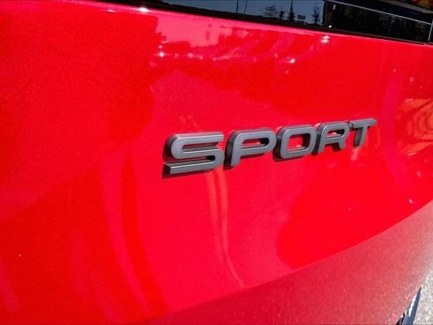Used 2025 Land Rover Range Rover Sport SE AWD/4WD image 9
