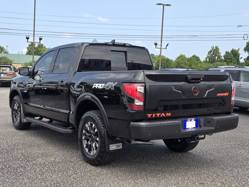 Used 2023 Nissan Titan PRO-4X w/ Pro-4x Convenience Package AWD/4WD image 12
