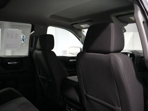 Used 2022 Chevrolet Silverado 1500 LT w/ Z71 Off-Road Package image 18